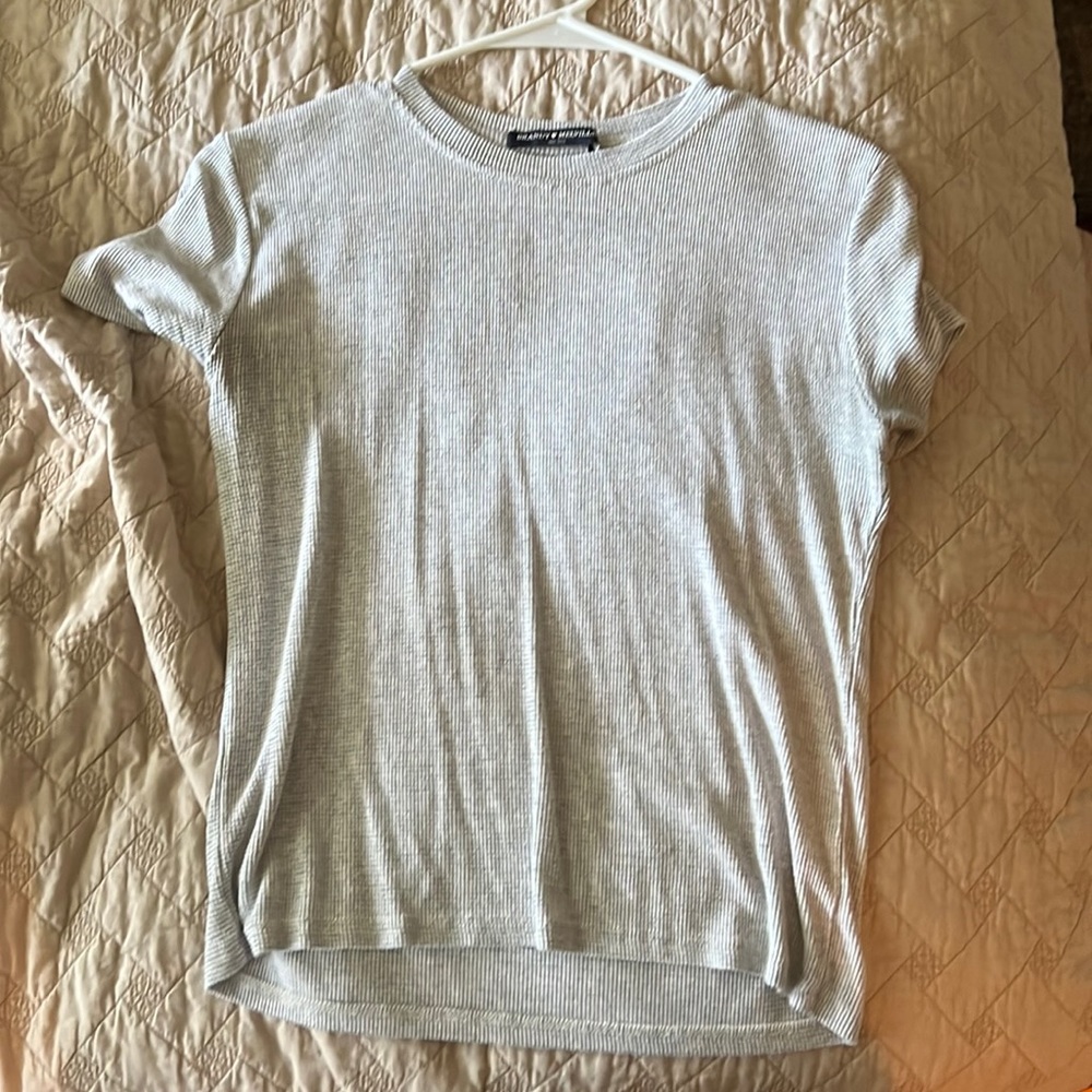 Brandy Melville tshirt